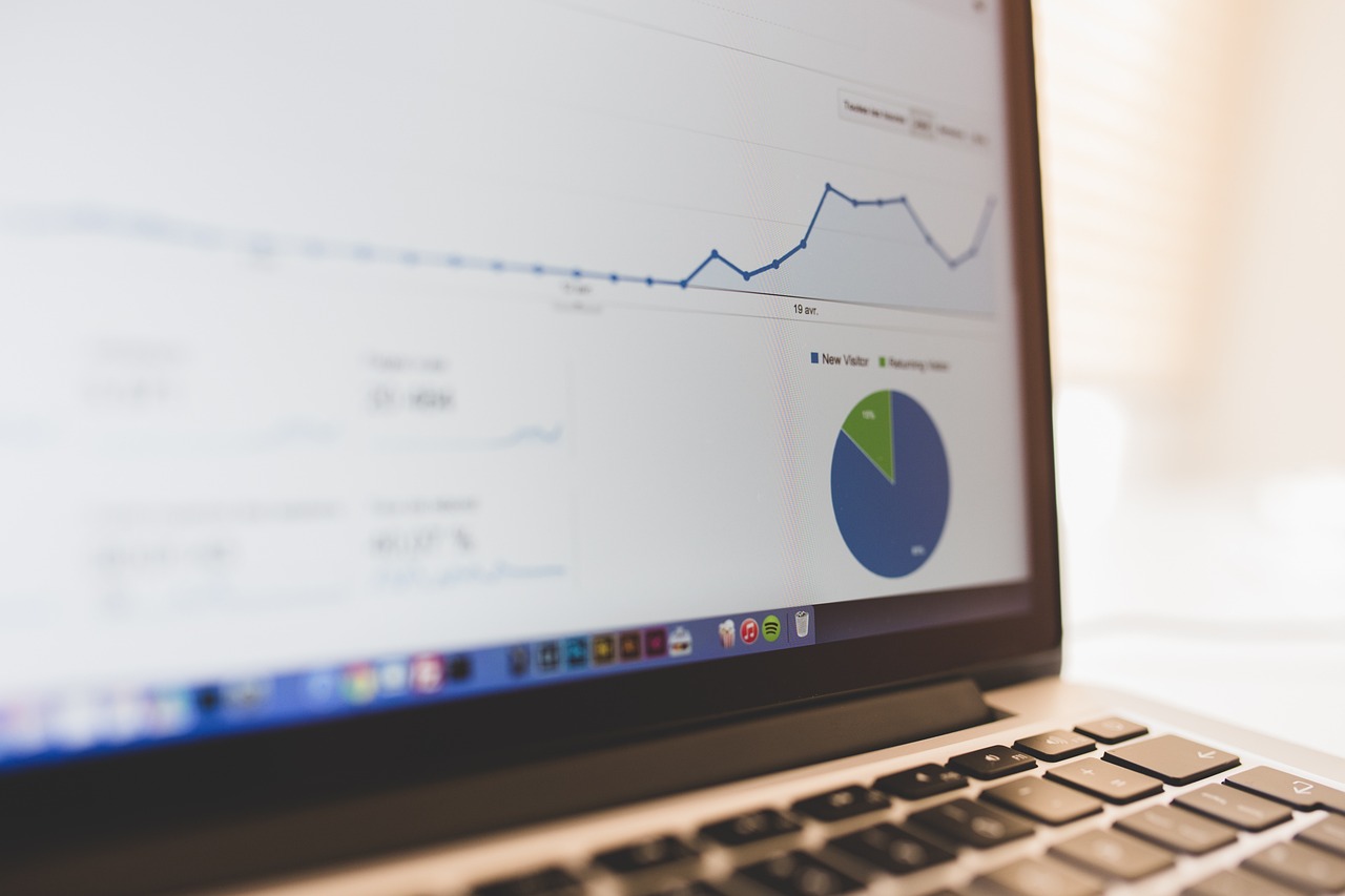 White hat link building vs black hat SEO comparison chart