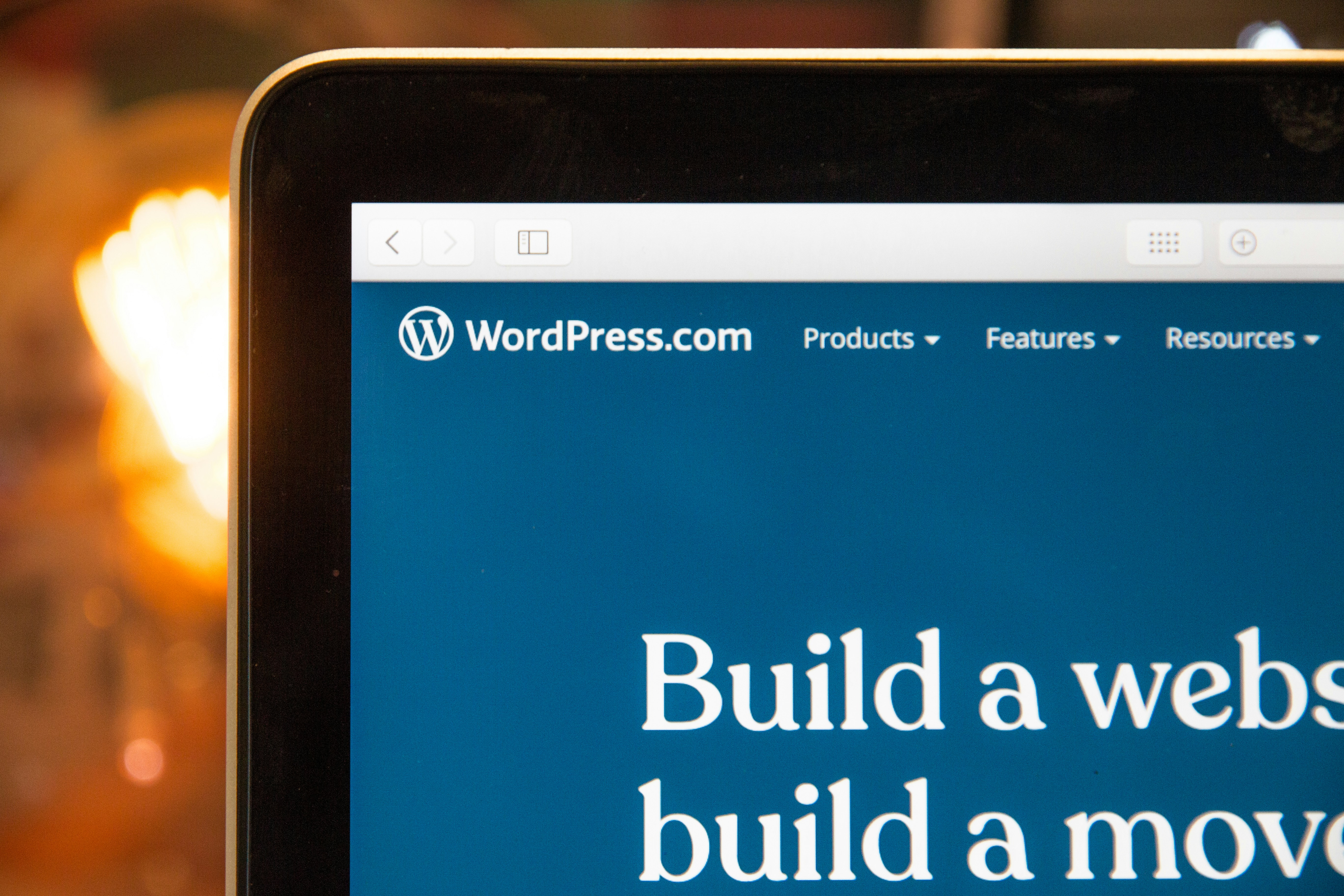 WordPress.com webpage promoting tools to build a nonprofit website.